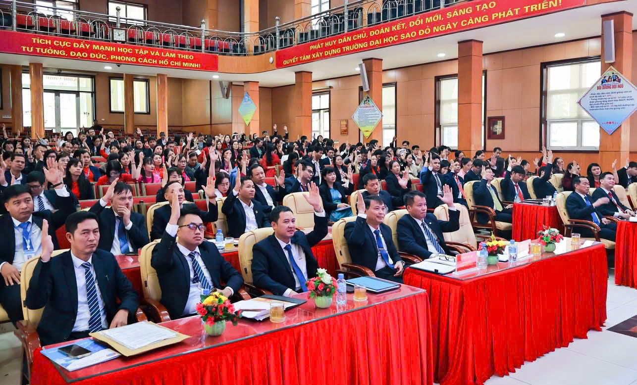 Trường Đại học Sao Đỏ tổ chức thành công Hội nghị viên chức, người lao động năm 2026