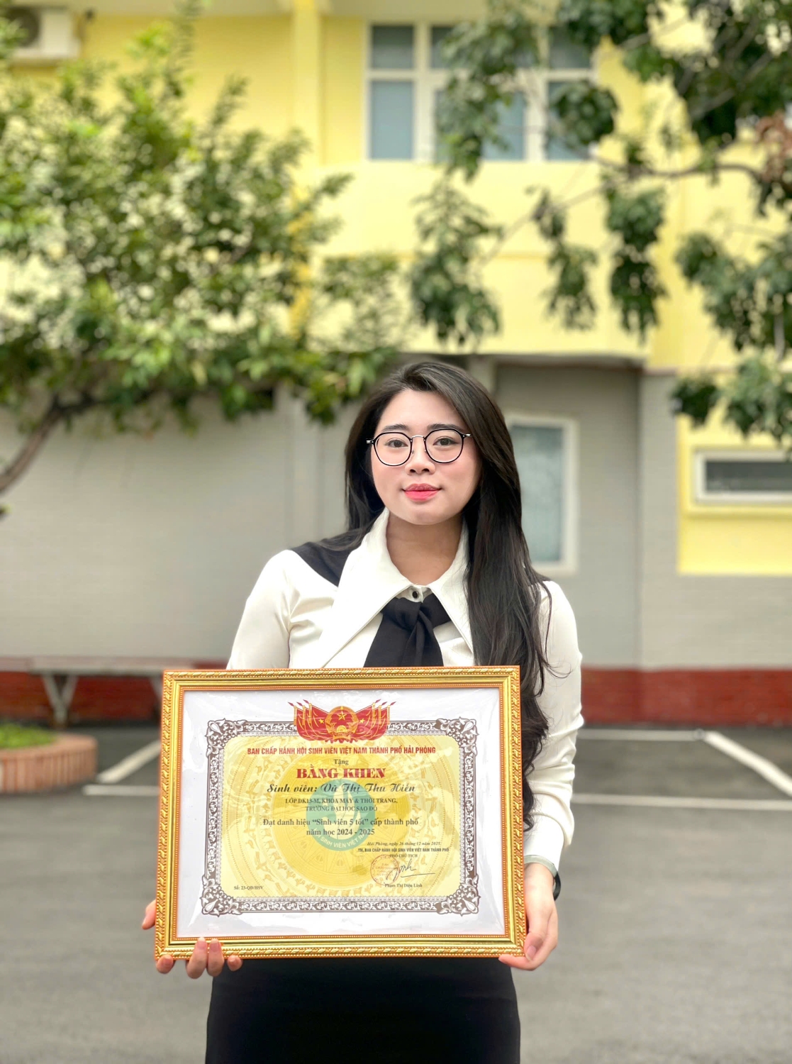 VŨ THỊ THU HIỀN TẤM GƯƠNG SÁNG TRONG HỌC TẬP VÀ RÈN LUYỆN